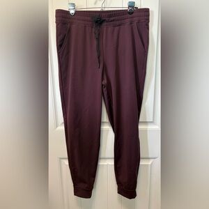 Woman’s Burgundy Jogger Pants from 32Degrees Heat. Size Large.